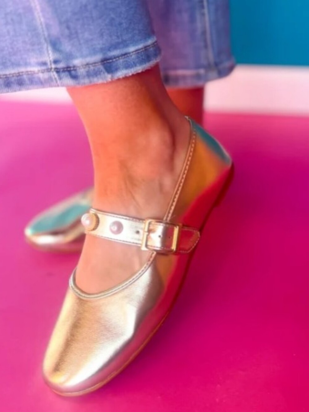 BRAND NEW STEVE MADDEN BALLET WITH STRAP CHIC GOLD MARY JANE